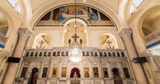 حكاية شارع النبى دانيال بالإسكندرية.. أنشأه الإسكندر الأكبر عام 331 ق م.. يضم مجمعا للأديان.. أول كنيسة بأفريقيا وأقدم معبد يهودى والمسجد الأثرى "بن دانيال الموصلى".. والمحافظة تعلن تطويره بـ103 ملايين جنيه