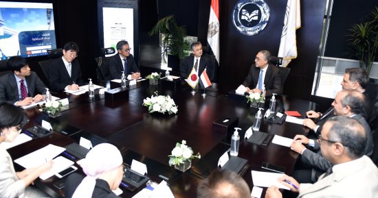 هيئة الاستثمار وشركة "سوميتومو" اليابانية تبحثان فرص تعزيز صناعة السيارات فى مصر