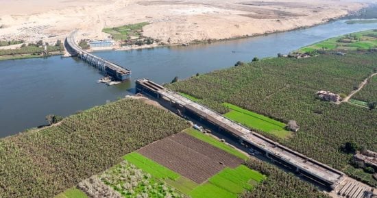 محور الفشن الجارى تنفيذه فى بنى سويف أحد شرايين التنمية بصعيد مصر.. صور