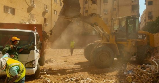 حملات لرفع الرتش والمخلفات بقطع الأراضى الفضاء فى حدائق الأهرام