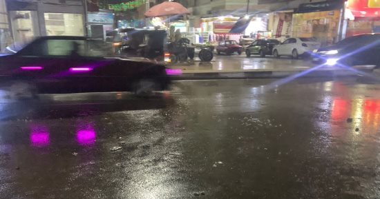 هطول أمطار بغزارة على مناطق شمال سيناء الساحلية