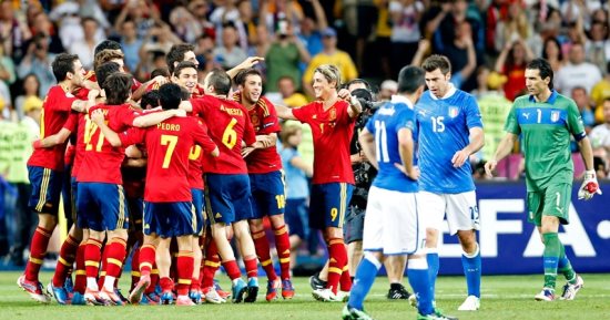 نهائيات لا تنسى.. الجيل الذهبى لإسبانيا يذل إيطاليا فى نهائى يورو 2012