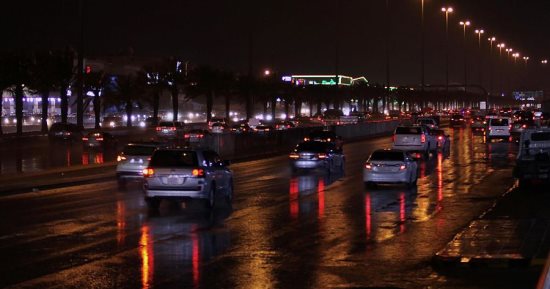 السعودية.. أمطار رعدية غزيرة تضرب مدينة الرياض