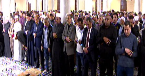 قناة الحياة تنقل صلاة التراويح من مسجد الحسين.. وطه النعمانى يؤم المصلين
