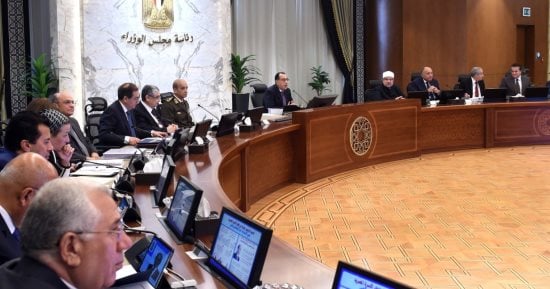 مجلس الوزراء يوافق على حافز إضافى لتوريد القمح ليصل سعر الإردب إلى 1500 جنيه