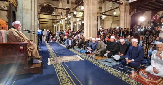 أحمد عمر هاشم يعود إلى رحاب محاضرات العلم فى الجامع الأزهر ويلقى درس التراويح