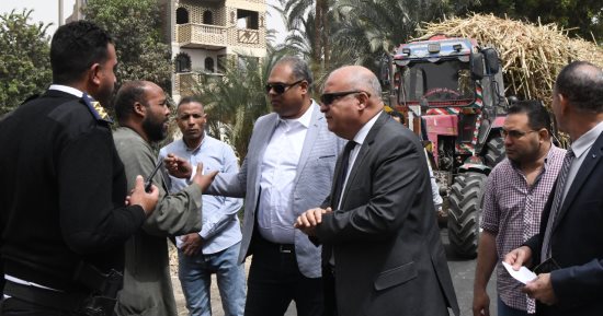 محافظ قنا يأمر بمصادرة جرار قصب بقوص لمخالفته التعليمات