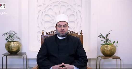 كيف يتم إخراج زكاة الفطر وهل تخرج نقدا؟ شاهد إجابة عضو لجنة الفتوى يجيب