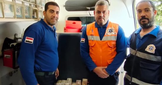 أمانة مسعف وسائق بسوهاج.. يعيدان أكثر من نصف مليون جنيه لأسرة مصابين فى حادث