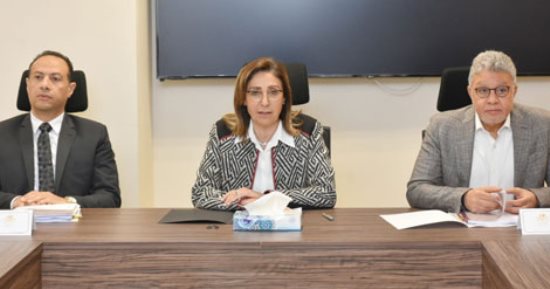 وزيرة الثقافة تجتمع بمجلس إدارة  الشركة القابضة للاستثمار في المجالات الثقافية والسينمائية