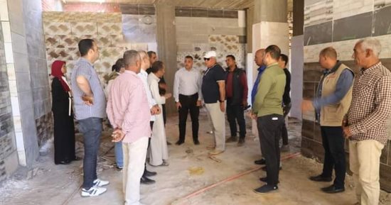 محافظ الوادي الجديد يتفقد الموقف الإنشائي لمخبز حى البستان ويوجه بسرعة التنفيذ
