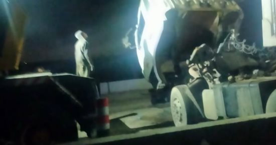 إصابة سائق نتيجة حادث تريلا على محور 30 يونيو بالقنطرة غرب في الإسماعيلية.. صور
