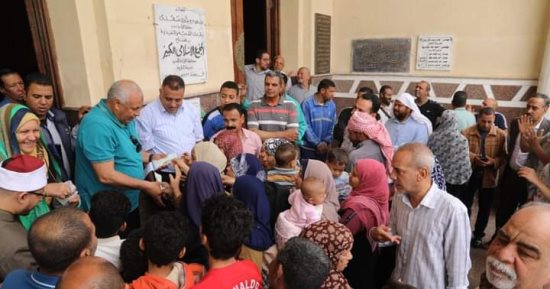 محافظ الوادى الجديد يوجه بدراسة إمكانية توصيل الغاز الطبيعى للمناطق المطورة