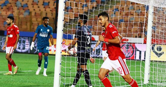 محمد شريف أفضل لاعب فى مباراة الأهلي وفاركو