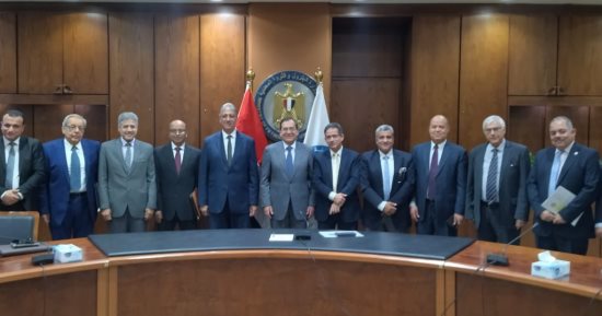 البترول: خطة لزيادة الإنتاج البترولي من سيناء والصحراء الشرقية والغربية