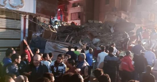 إنقاذ 3 أشخاص من أسفل عقار الورديان المنهار بالإسكندرية.. وجارى البحث عن أخرين