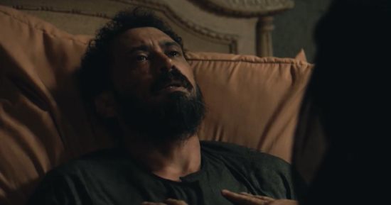 مسلسل عملة نادرة الحلقة 24 .. مسعود يعترف لأمه بأنه قاتل أخيه بلال