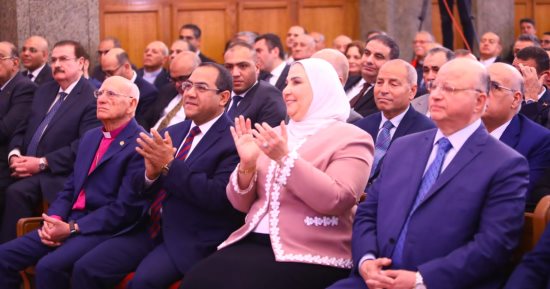 وزيرة التضامن تشارك الطائفة الإنجيلية الاحتفال بعيد القيامة المجيد