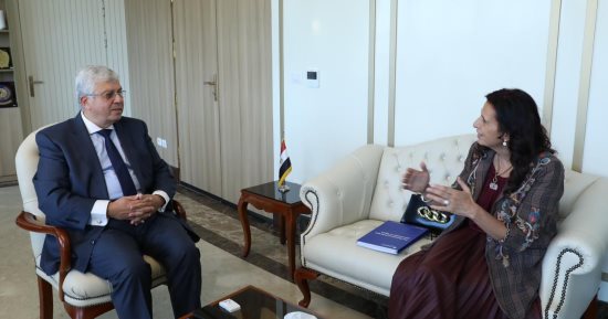 وزير التعليم العالى يستقبل المدير التنفيذى لهيئة التبادل التعليمى "فولبرايت"