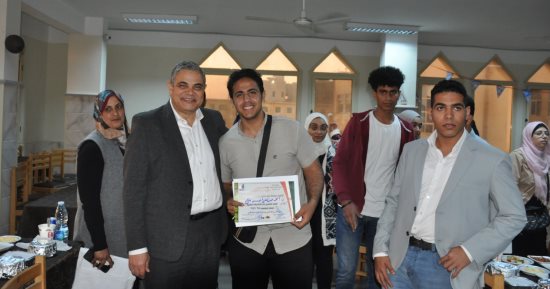 رئيس جامعة كفر الشيخ يشهد حفل ختام الأنشطة الطلابية للمدن الجامعية