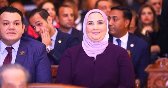 وزيرة التضامن تزور الكاتدرائية المرقسية بالعباسية.. وتهنئ البابا تواضروس الثاني بعيد القيامة