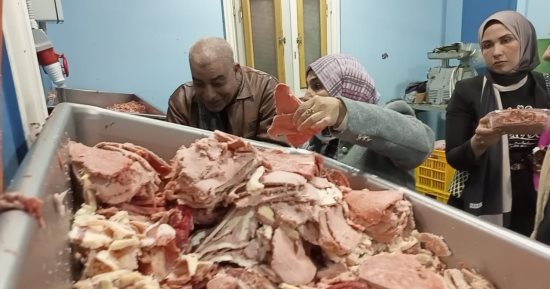 محافظ الدقهلية يحيل 139 محضر مخالفات تموينية للنيابة العامة