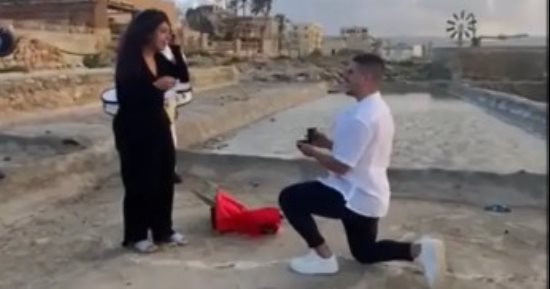 شاب يفبرك عملية اختطاف صديقته لعرض الزواج عليها.. فيديو وصور