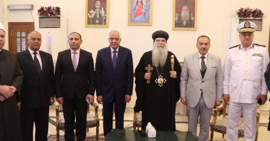محافظ الجيزة يزور مطرانية شمال بالعجوزة لتقديم التهنئة بعيد القيامة المجيد