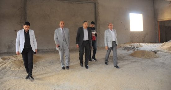 رئيس جامعة كفر الشيخ يتفقد إنشاء مبنى المدرجات المركزية لكلية الطب البيطرى
