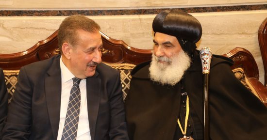 محافظ المنوفية ورئيس الجامعة يقدمان التهنئة للأنبا بنيامين بعيد القيامة