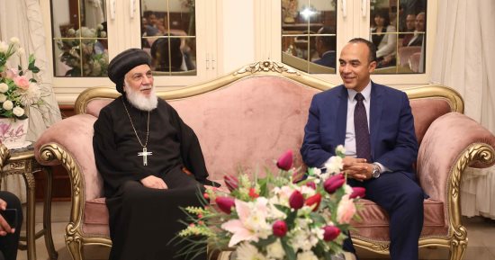 نائب محافظ المنيا يقدم التهنئة بعيد القيامة لكنائس شمال المحافظة.. صور