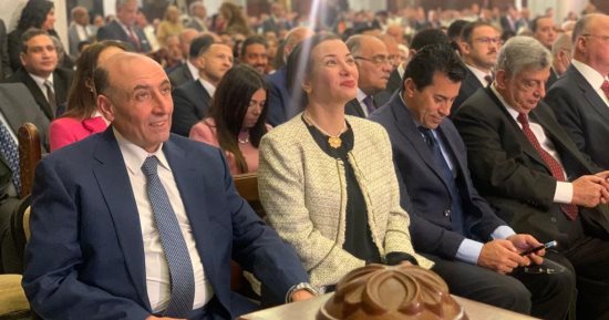 وزيرة البيئة تهنئ البابا تواضروس بعيد القيامة المجيد وتشارك فى الاحتفالات