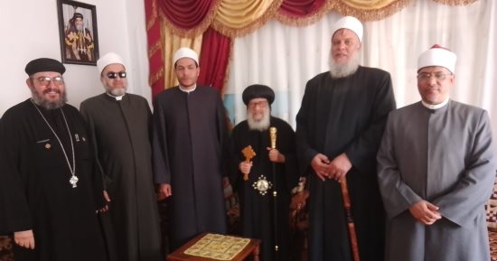 وفد من قيادات الأوقاف يهنئ الأنبا قزمان أسقف مطرانية شمال سيناء بعيد القيامة