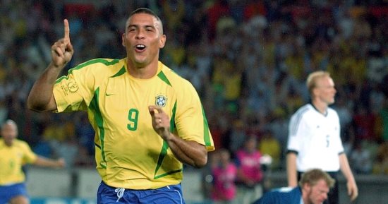 نهائيات لا تنسى.. رونالدو يعود من الإصابة ويتوج بكأس العالم