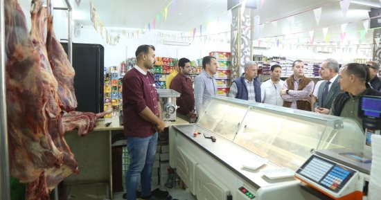 محافظ كفر الشيخ يتفقد الأسواق والمحال والمنافذ للتأكد من توافر كافة السلع 