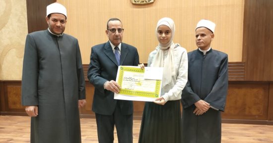 تكريم حفظة القرآن الكريم خلال احتفال شمال سيناء بليلة القدر.. صور