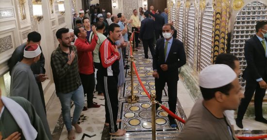 خطة أمنية لتأمين احتفالات المواطنين بليلة القدر فى مسجد الحسين.. صور