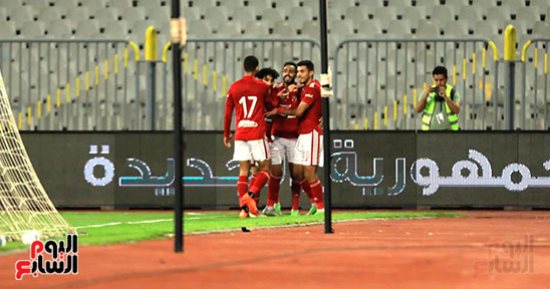 محمد شريف يتقدم للأهلي بهدف "R2" فى شباك سموحة.. فيديو