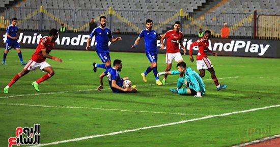 صديق أوجولا يقود هجوم سموحة أمام فاركو فى الدورى