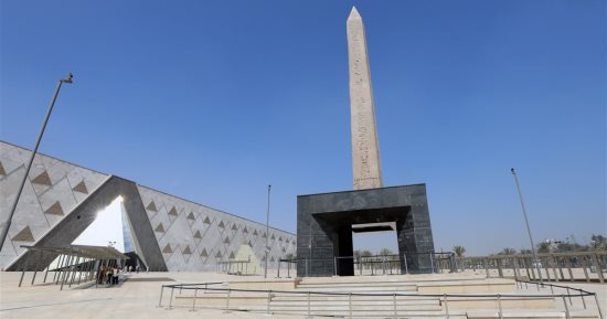 انتهاء 90% من أعمال تجهيزات العرض المتحفى للقاعة الرئيسية بالمتحف الكبير