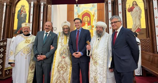 القنصل العام المصرى فى مونتريال يشارك بقداس عيد القيامة المجيد