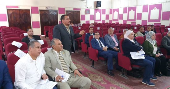 وكيل "تعليم الغربية" يجتمع بقيادات المديرية استعدادا لامتحانات "التيرم الثانى"