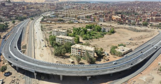 محافظ أسوان: "النقل" يوافق على التشغيل التجريبى لكوبرى السيل والمضيق.. صور