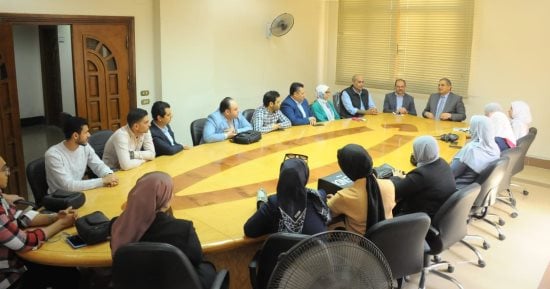 رئيس جامعة كفر الشيخ يلتقى بأعضاء هيئة التدريس بكلية الذكاء الاصطناعى