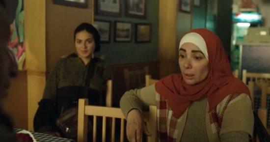 تحت الوصاية الحلقة 12.. منى زكى تتفق مع صاحب سلسلة مطاعم لتوريد كميات من الأسماك