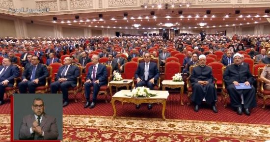 عرض فيلم "مصر ربوة الإسلام ودار القرآن" أمام الرئيس السيسي باحتفالية ليلة القدر