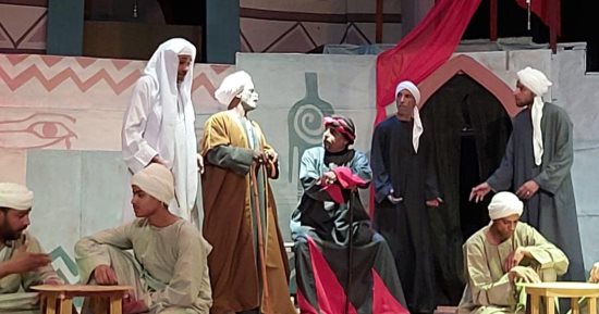 مسرح قصر ثقافة الأقصر يقدم عرض "حلول الحارس" لمناقشة سرقة الآثار.. صور