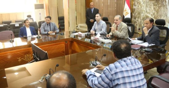محافظ كفر الشيخ يستعرض نسب تنفيذ مشروعات حياة كريمة بمطوبس