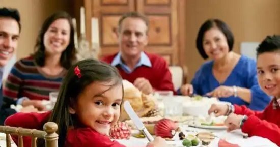 عيد الفطر المبارك عند حماتك ولا عند مامتك؟.. اعرفى الإتيكيت بيقول إيه