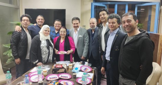 أعضاء اللجنة العليا للقومي للمسرح يحتفلون بعيد ميلاد الناقدة عبلة الرويني